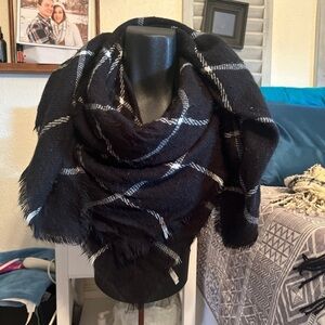 Charlotte Russe Black and White Plaid Scarf